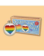 Crafty Mini Kit borduurpakket matchbox regenboog hart MB-055 incl. kleine borduurring & sleutelhangertje