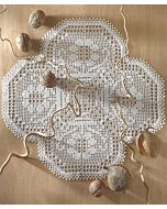 Haakpakket vierkant gehaakt kleed van 66 x 66 cm  van DMC.