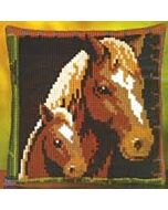 Kruissteek kussen Pony met veulen van pako