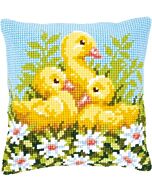 Borduurpakket kruissteekkussen  borduurkussen eendjes met margrieten 1 van vervaco pn-0146248