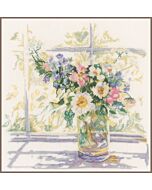  Borduurpakket Bloemen in zonlicht op kaaslinnen van lanarte pn-0168743