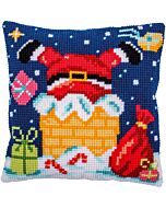 Vervaco borduurkussenpakket kerstman in de schoorsteen PN-0206946 voorbedrukt