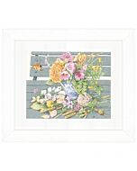  Borduurpakket  Marjolein Bastin bloemen op de bank