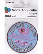 Applicatie rond, licht blauw met roze en lever kleurige tekst