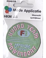 Applicatie rond, groen met roze en blauw kleurige tekst.