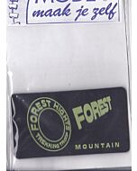 Leerlook zwart met groene tekst Forest.