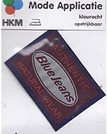 Bleu Jeans roodachtig met blauw applicatie.