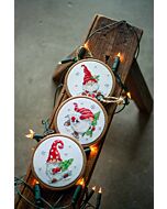 Vervaco borduurpakket kerstkabouters in de sneeuw met borduurring pn-0187976 