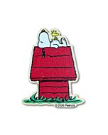 Crafty kit houten needle minder Snoopy ligt op het hondenhok