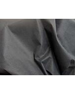 Vlieseline stik en trek in het zwart