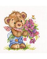 RTO borduurpakket Beertje - Giving You Flowers C266