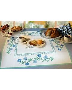 Borduurpakket tafelkleed met telpatroon Blauwe bloemen Rico design 77367.52.21