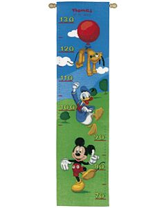 Borduurpakket op pad met Mickey, Donald en Pluto groeimeter van de Mickey Mouse clubhouse van Vervaco pn-0021837.  Het borduurpakket is met telpatroon incl. beschrijving kruissteek, stiksteek en spansteek, borduurgaraen, een borduurnaald en borduurstof Ai