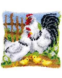 Knoopkussen kippenfamilie op de boerderij van Vervaco om te knopen pn-0148984
