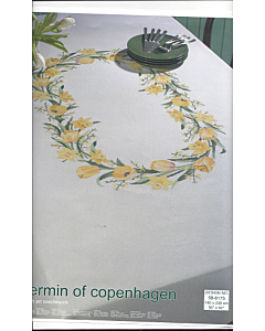 Borduurpakket tafelkleed gele bloemen met telpatroon van Permin 58-6175